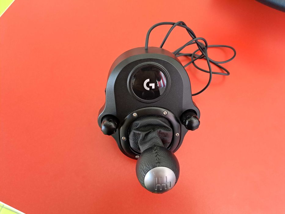 Volan Logitech G29 Drivin Force + Schimbator