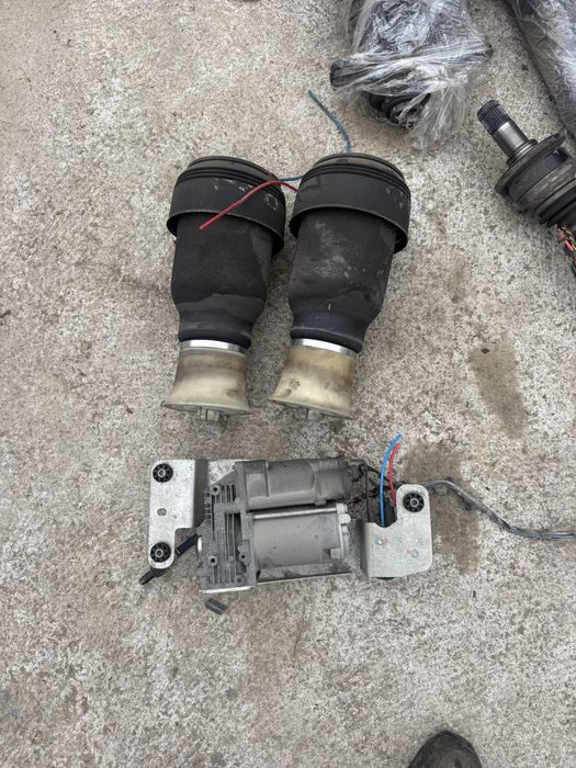 Компресор въздушно окачване Х5 Е70