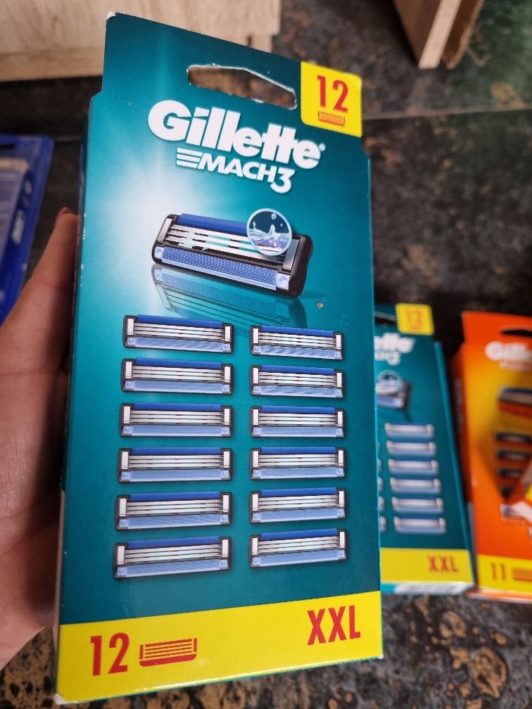 Set 12 rezerve gillette Mach3 ( Originale)