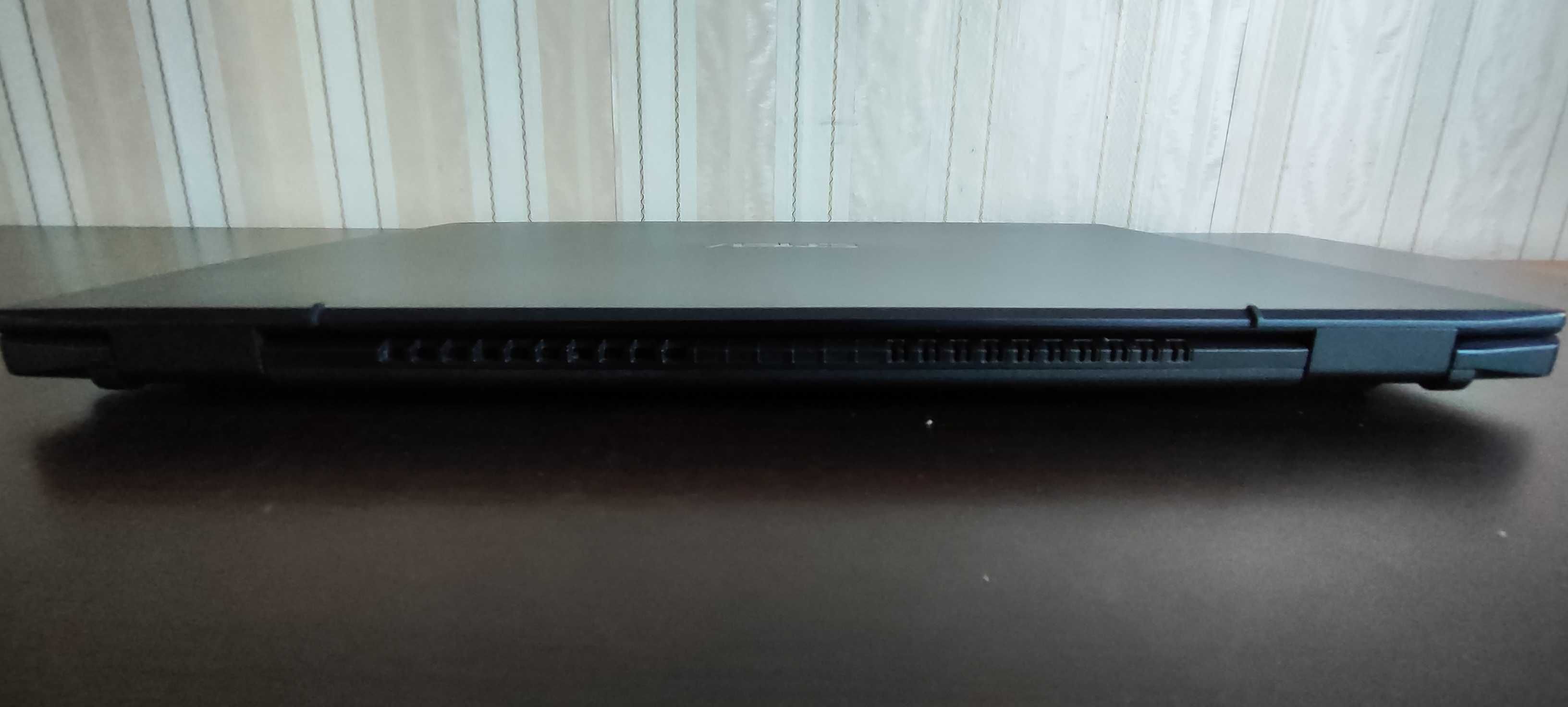 Лаптоп ASUS 15.6", i7-1360P, 16GB RAM, 512GB SSD