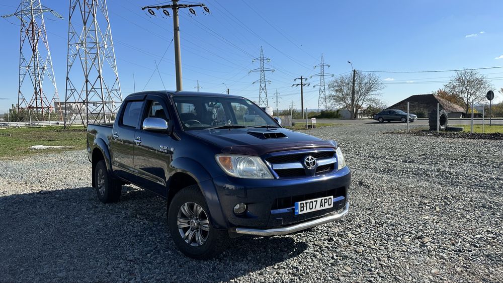 Toyota Hilux 3.0D Automat volan dreapta
