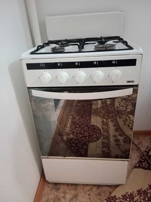 Продам газовую плиту б/у