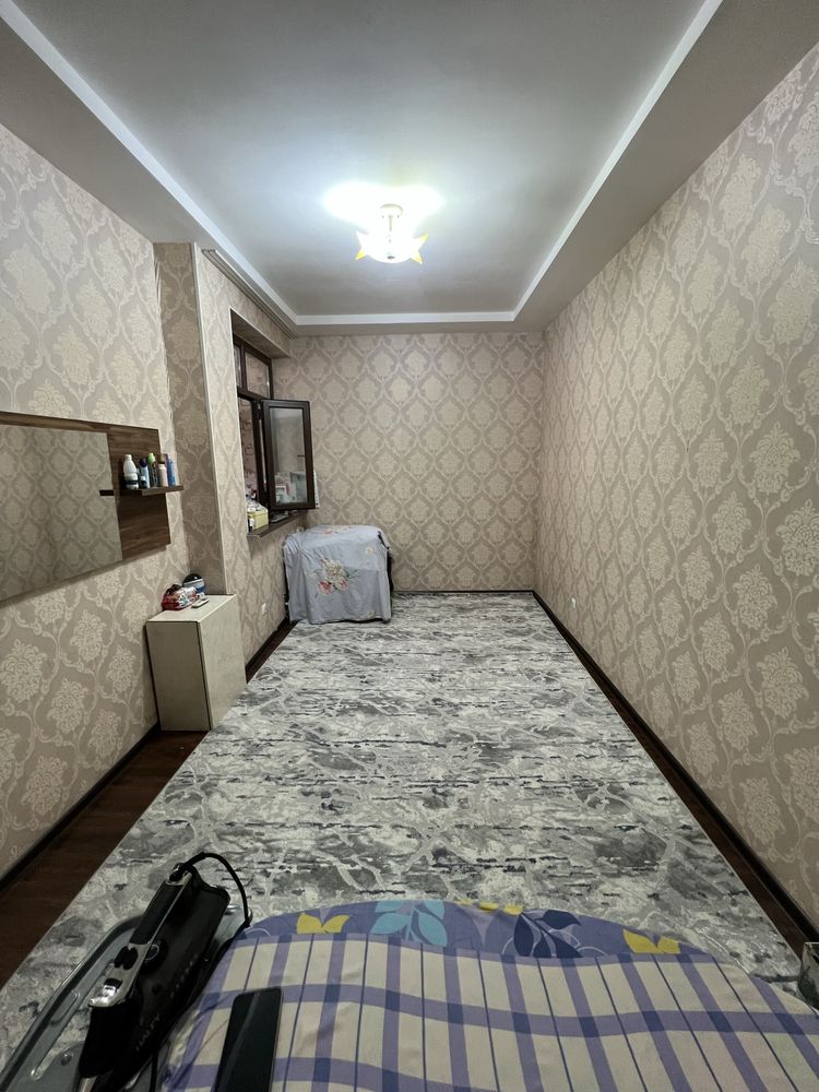 Продаётся. Карасу 6, рядом с рынком Авайхон, 2/2/3