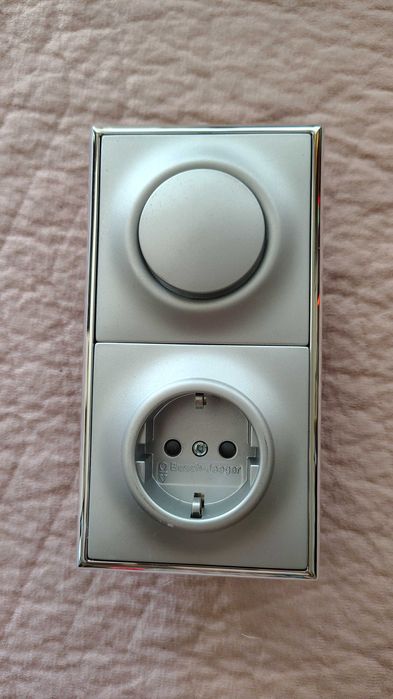 Priza+intreruparor impuls Busch-Jaeger