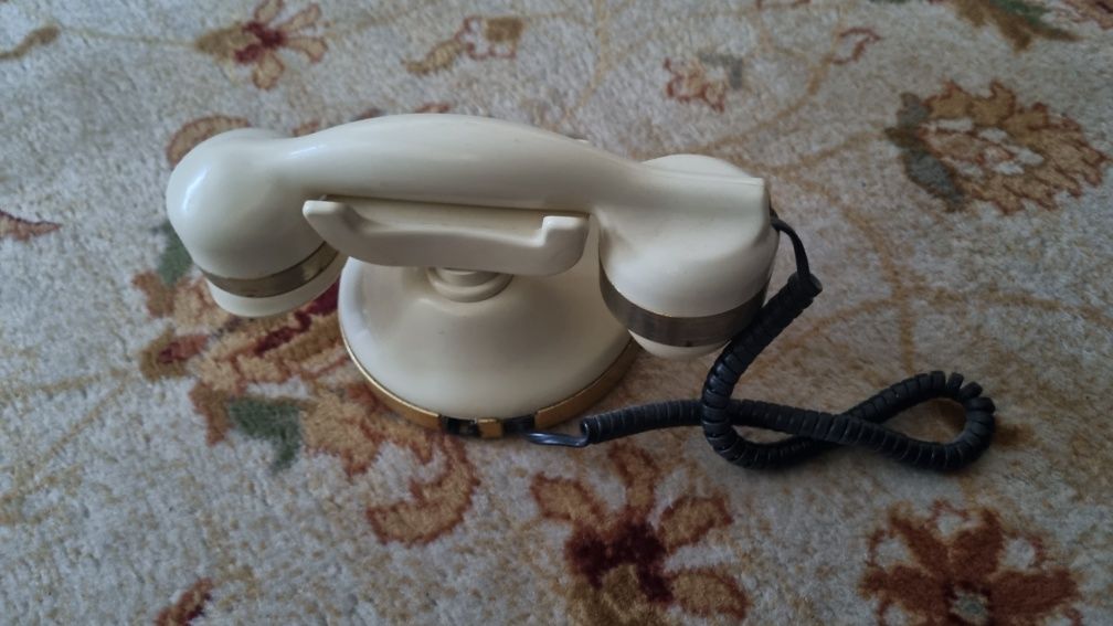 Telefon vintage in perfecta stare de funcționare