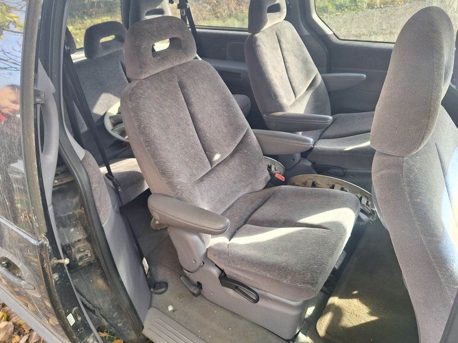 Dezmembrez chrysler grand voyager