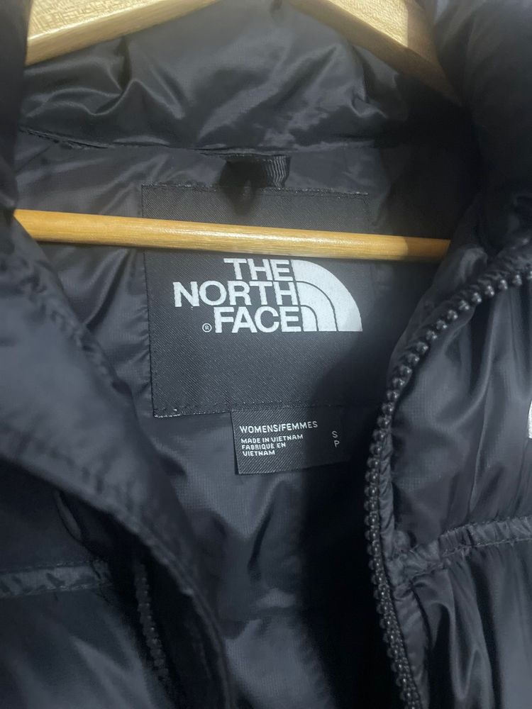 The North Face Nuptse 700 Woman