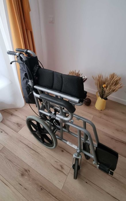 Vand carut cu roti, carje, cadru