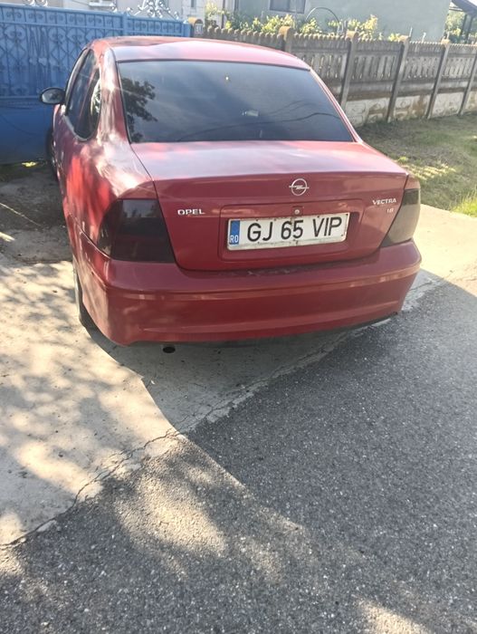 Vând schimb Opel Vectra b răspund la mesaje