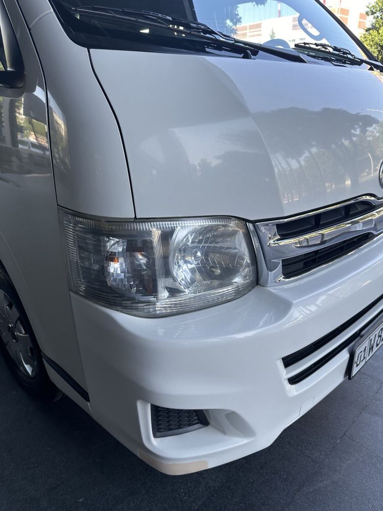 Перед.бампер, решетка радиатора, перед.фары,задн.стопы на TOYOTA HIACE