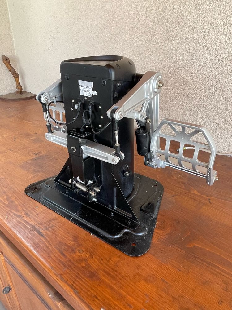 Thrustmaster Pendular Rudder педали за симулатор