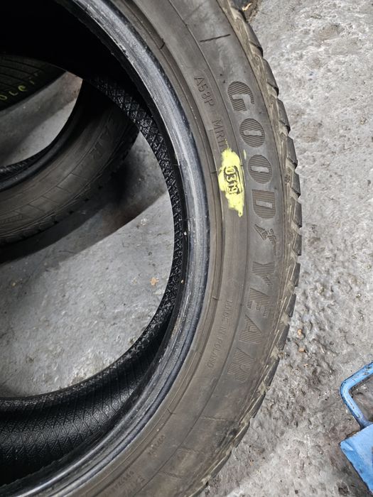 235 45 17 m+s goodyear allseason