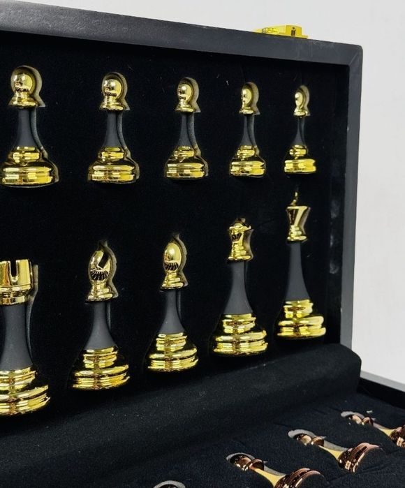 SHAXMAT 
6680A
39×39×7sm
SKIDKA:40$
Made in china

Настольная игра Roy