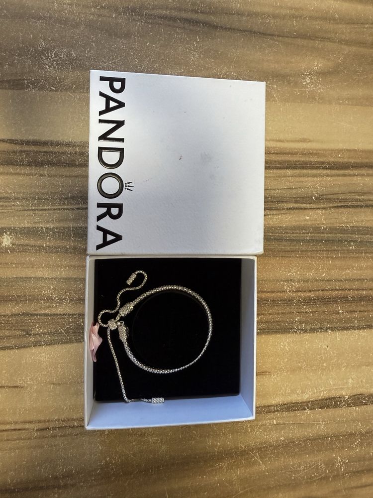 Продавам гривна Pandora
