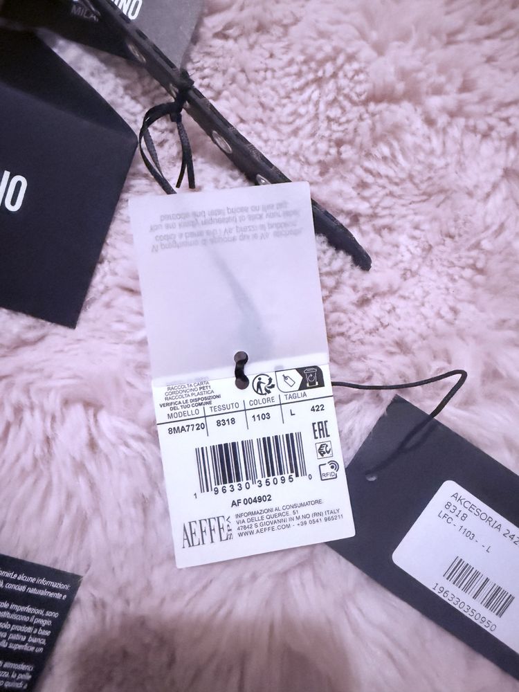 Zgarda de caine Moschino