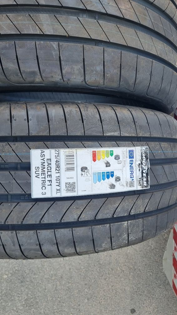 2бр Чисто нови летни гуми GoodYear 275/40R21