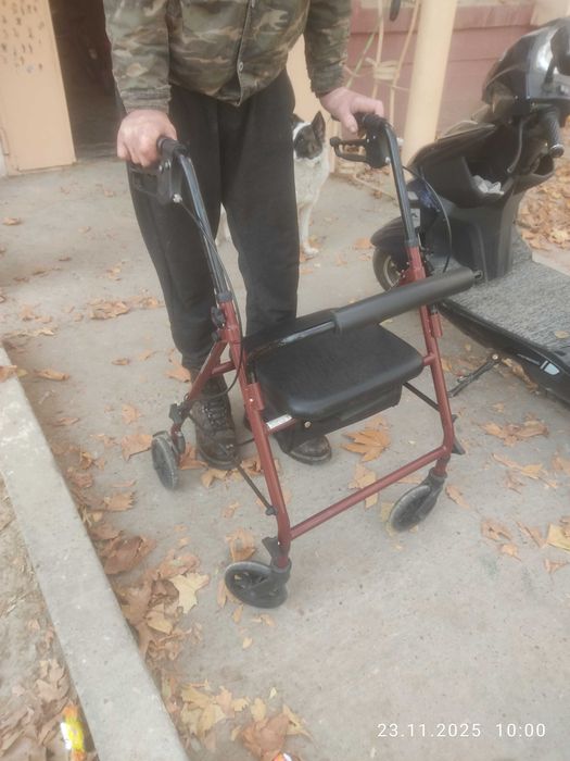 Коляска инвалидная ходунки