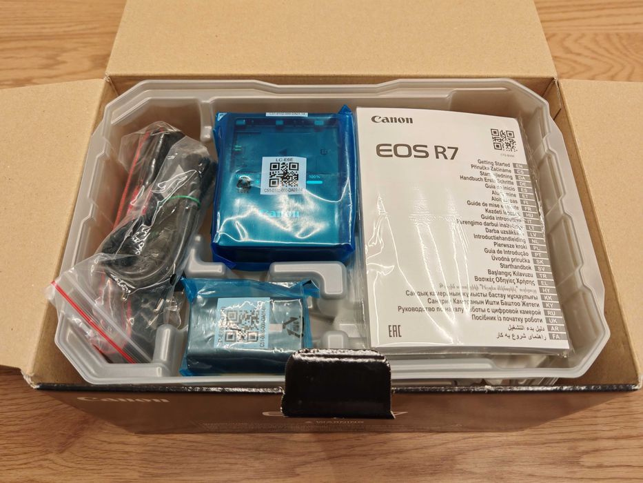 Aparat Foto Canon EOS R7 nou
