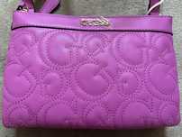Gentuta noua Guess