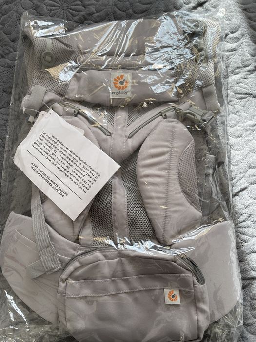 Marsupiu Ergobaby omni 360
