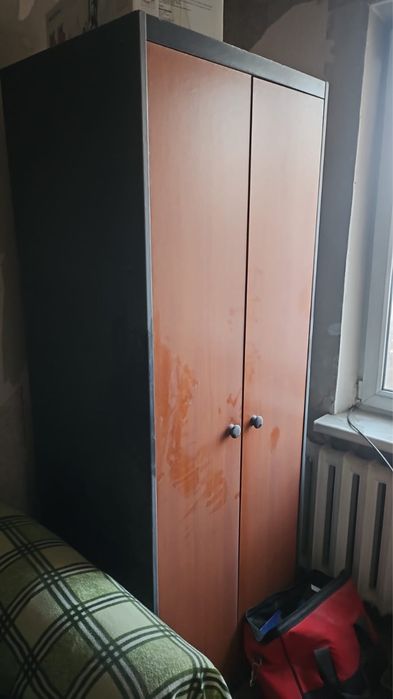 ШКАФ и стол БЕСПЛАТНО (комплектом)