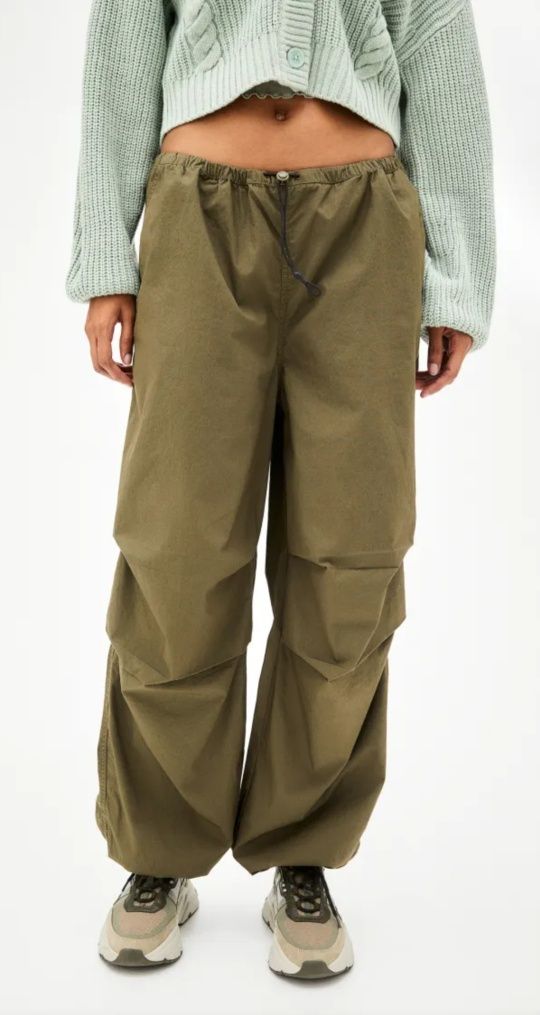 Pantaloni parachute (parachute pants)