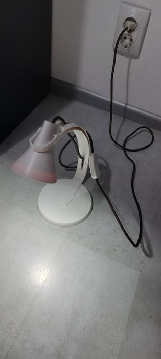 Lampă albă cu lumină led