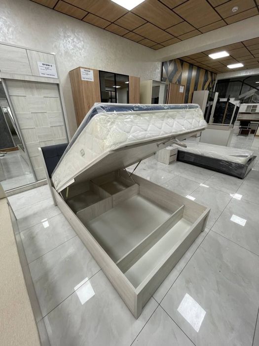 Односпальная кровать полуторка