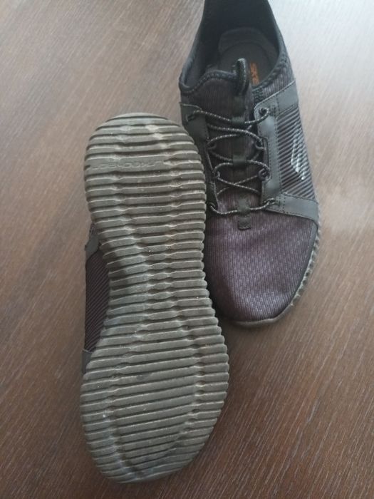 2 perechi de adidași