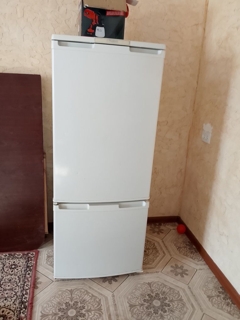 Холодильник Бирюса