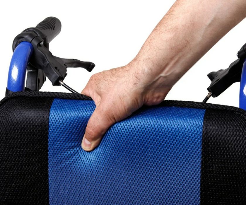 Продается подростковая инвалидная  коляска  в упаковке.