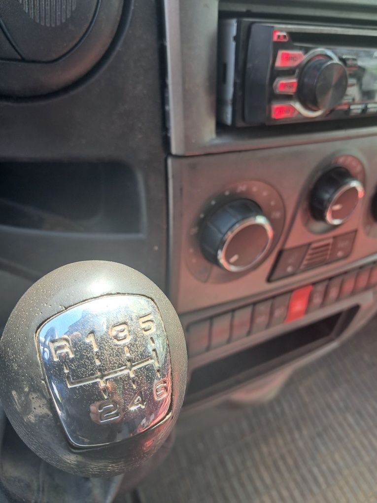 Iveco 35C12 3.5 t clima oblon  pilot 6 viteze
