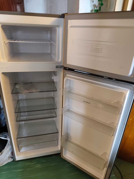 Vând frigider 2 uși Samus argintiu