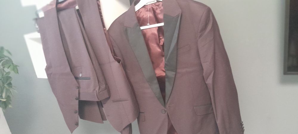 Vand 4 costume s-slim