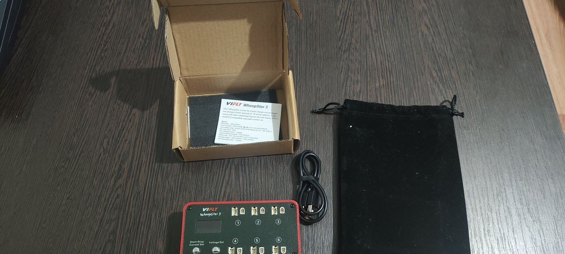 Продаётся зарядник для 1S батареек(LiPo)
