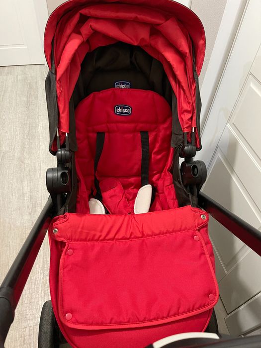 Коляска Chicco Urban в отличном состоянии, катались 1 год