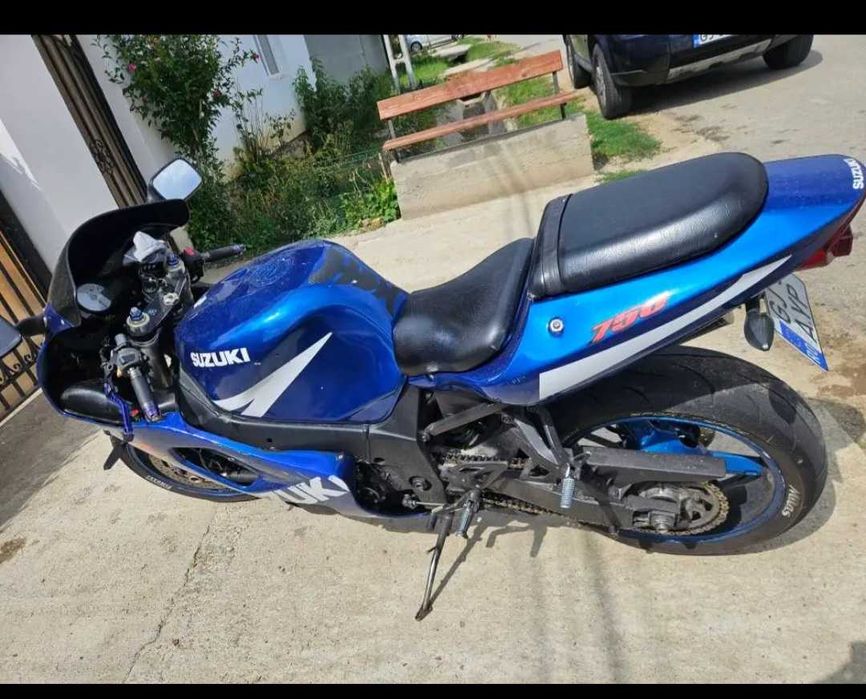 Suzuki GSX-R 750 legenda pe două roți!