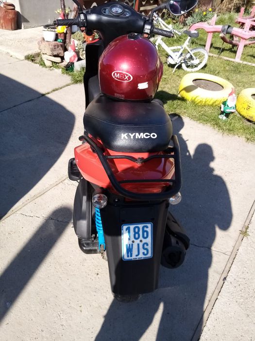 Vând scuter  kymco