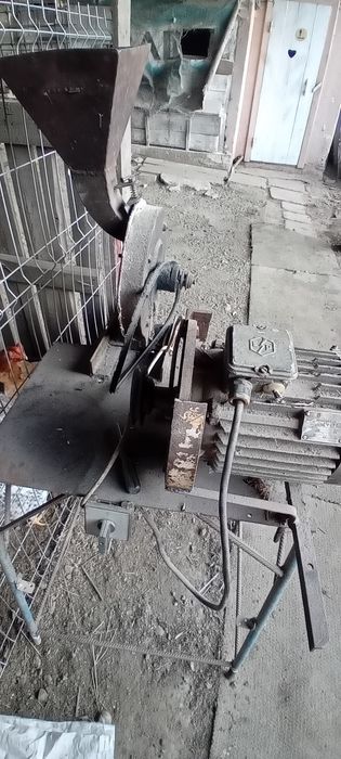 Vând moară  în stare buna