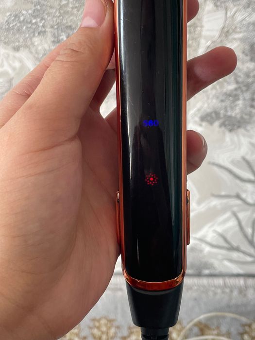 BOSCH soch tekislaydigan dazmol LCD displeyli