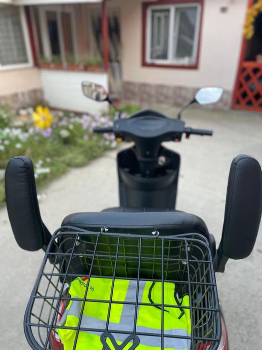 Vind tricicleta electrica in stare perfecta de functionare