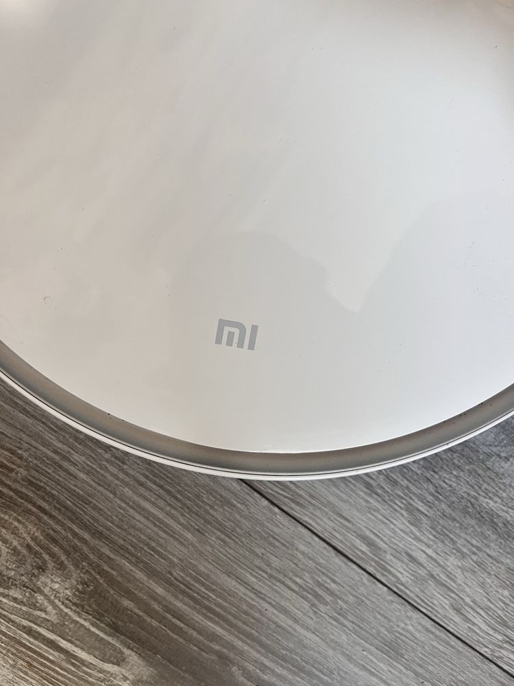 Продаю моющий робот-пылесос Mi Robot Vacuum-Mop 2