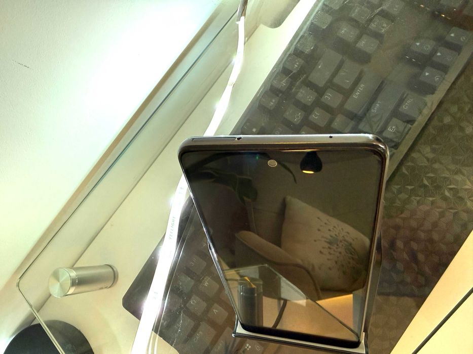 Samsung A52s 5G, 128GB, black, dual sim – ca nou, cutie + încărcător