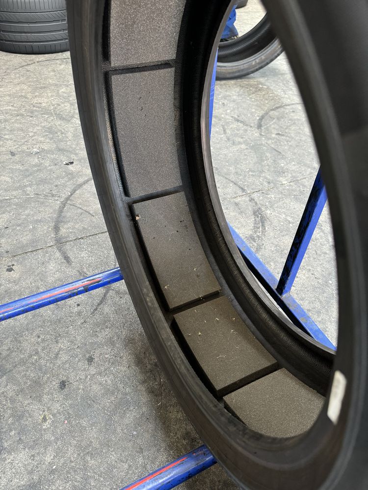 255/35/21 Pirelli