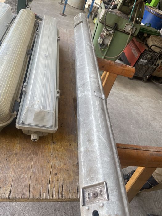 Lampi cu Neoane incluse