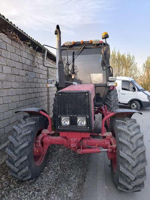 Belarus 892 2traktori sotiladi