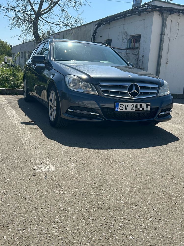 Vând Mercedes-benz c220