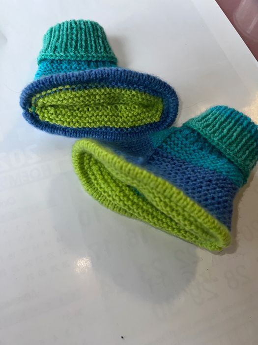 Плетени на ръка терлички/шушони за бебета