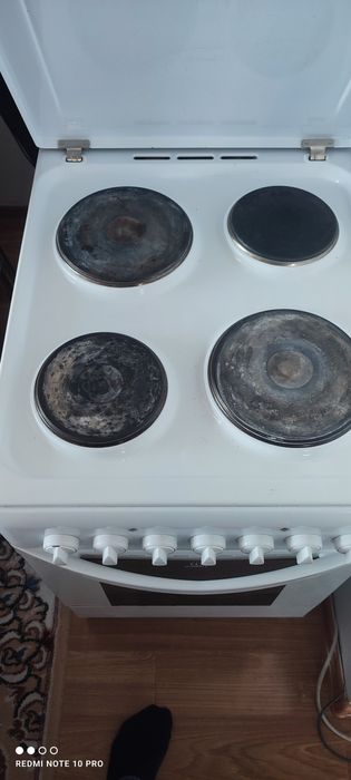 Продам электроплиту Indesit