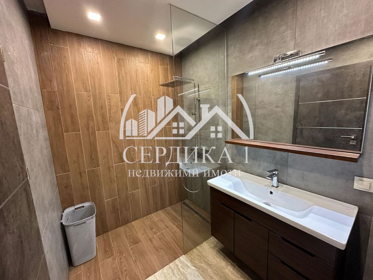 Продава се Тристаен апартамент в София, Витоша - 125 кв.м за 3920 €/кв.м - Снимка #5